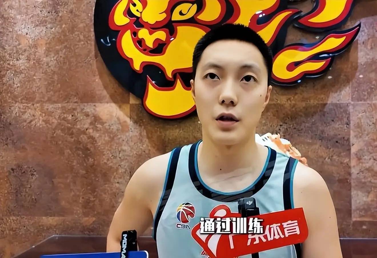 篮球明星因家庭原因暂时缺席球队训练 篮球明星因家庭原因暂时缺席球队训练