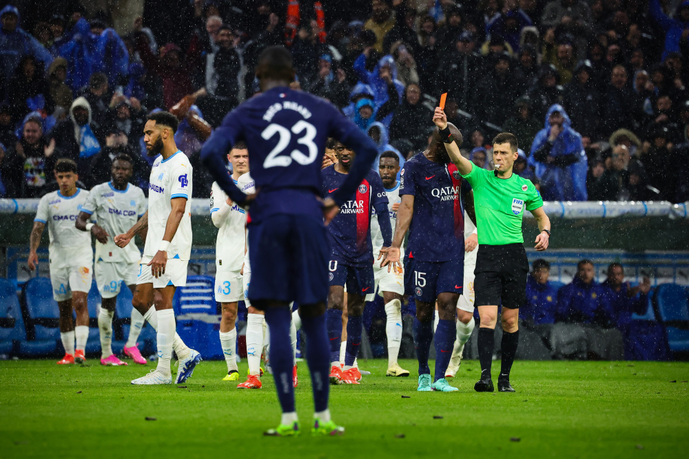 关于法甲聚焦:巴黎圣日耳曼客胜特鲁瓦重回联赛榜首的信息 关于法甲聚焦:巴黎圣日耳曼客胜特鲁瓦重回联赛榜首的信息