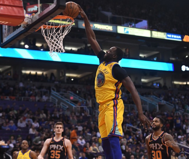 爵士险胜开拓者，实现逆转胜利