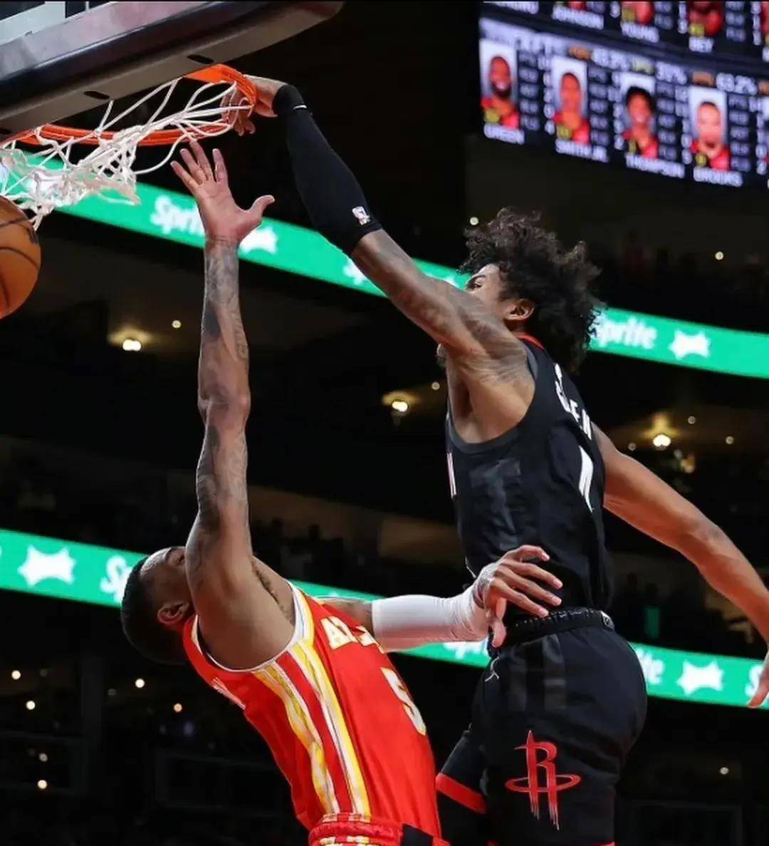 火箭主场力克开拓者，全队发挥出色