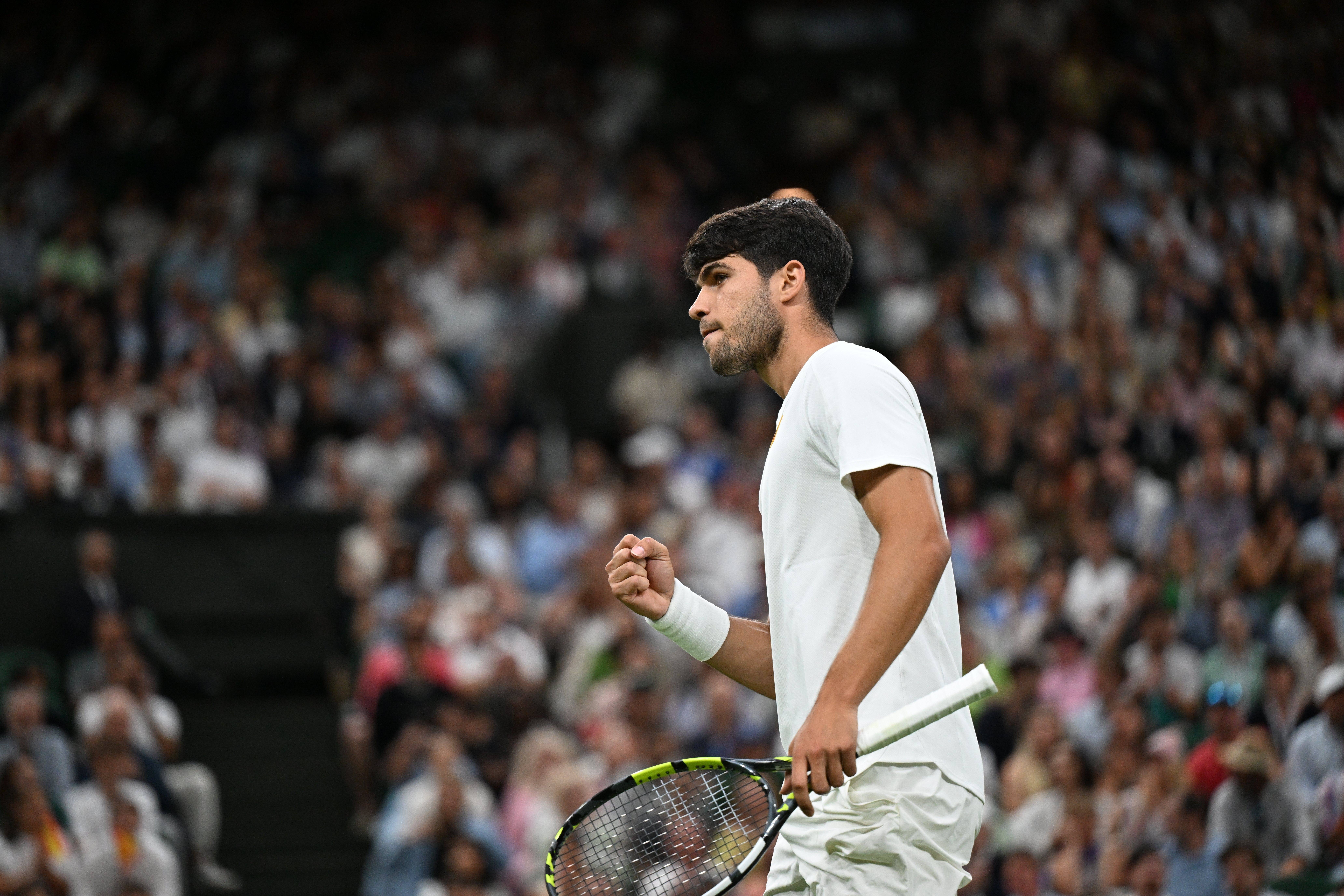 温网横扫ATP总决赛，阿尔卡拉斯点燃赛场