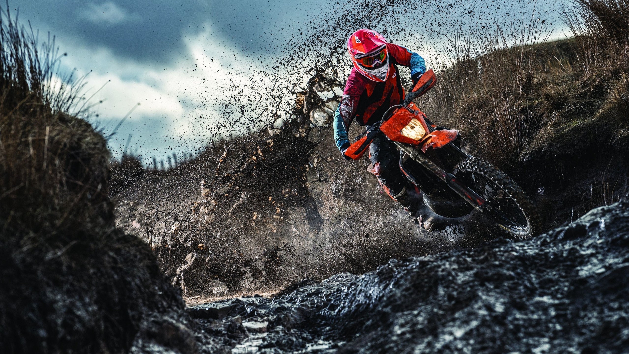 冰岛传奇远航终结，德甲铁骑碾压夺冠，现代足球的双重奏