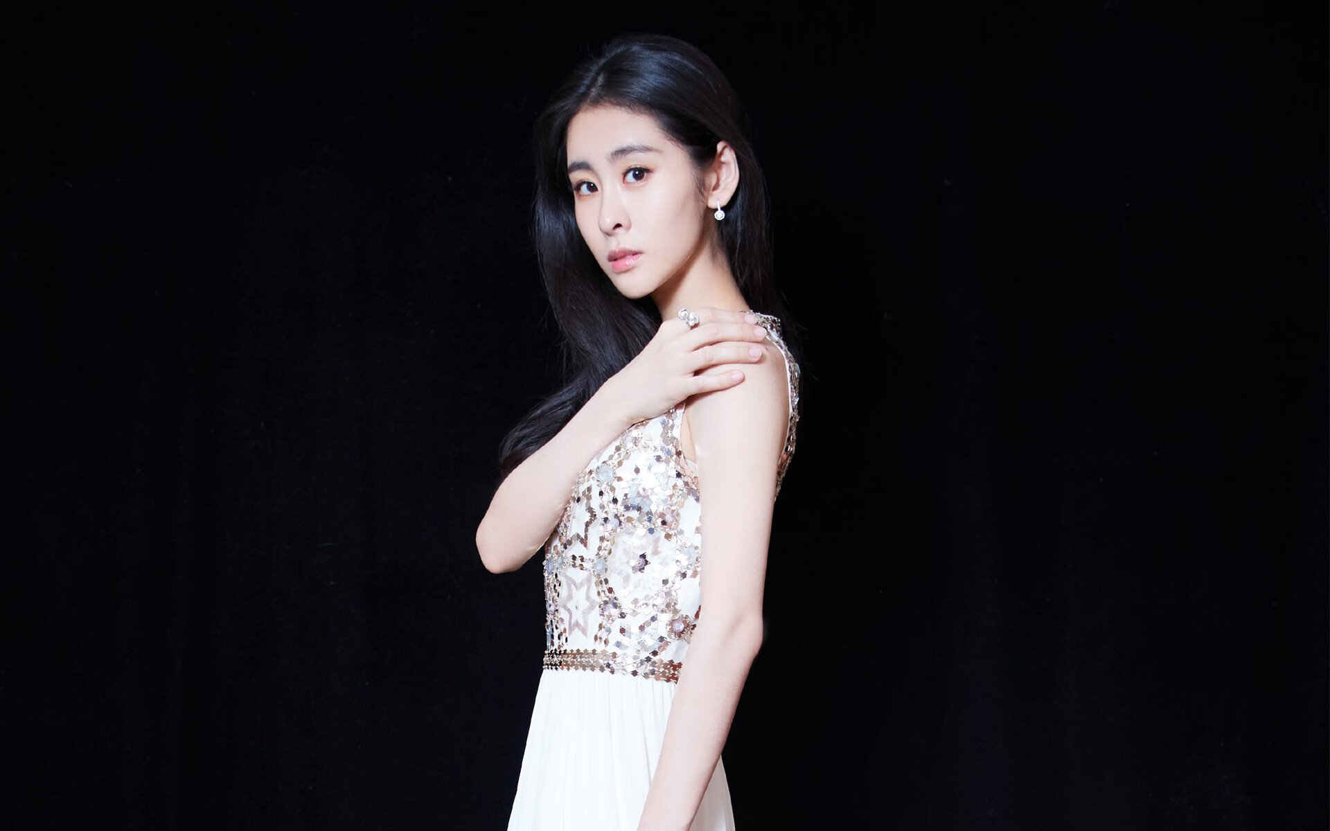 霍勒迪末节19分导演逆转，黄蜂双加时打穿篮网！