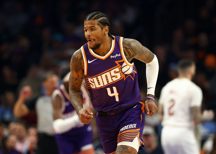 广东队狂胜爵士，杰伦格林点燃赛场